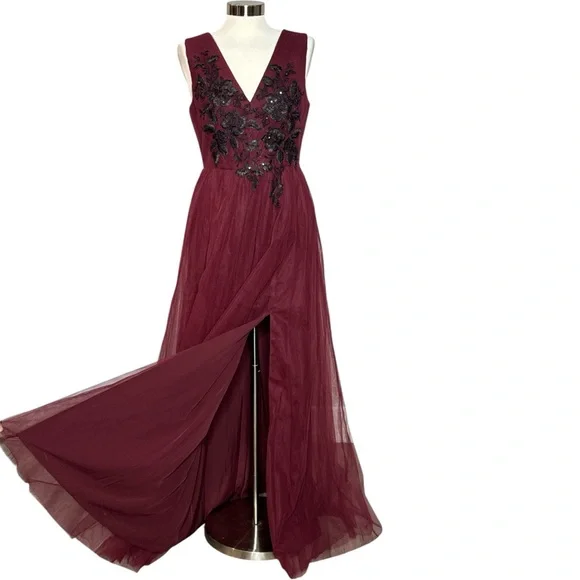 BCBG MAXAZRIA SLEEVELESS WINE TULLE FLORAL LACE APPLIQUÉ FLOOR LENGTH GOWN *NWT* - Picture 4 of 15
